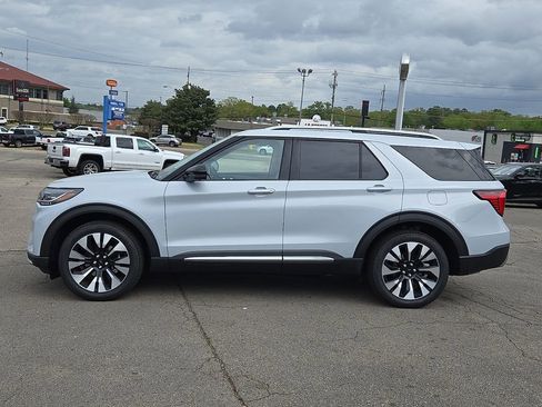 New 2026 Ford Explorer Platinum AWD/4WD image 3
