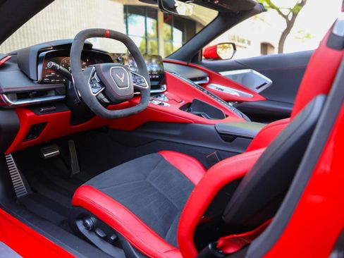 Used 2021 Chevrolet Corvette Stingray Premium Conv w/ Z51 Performance Package RWD image 6