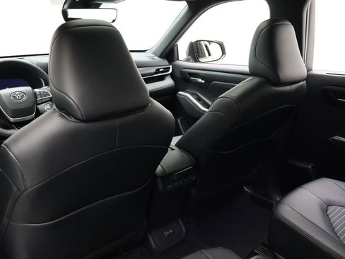 Certified 2025 Toyota Highlander XSE image 20