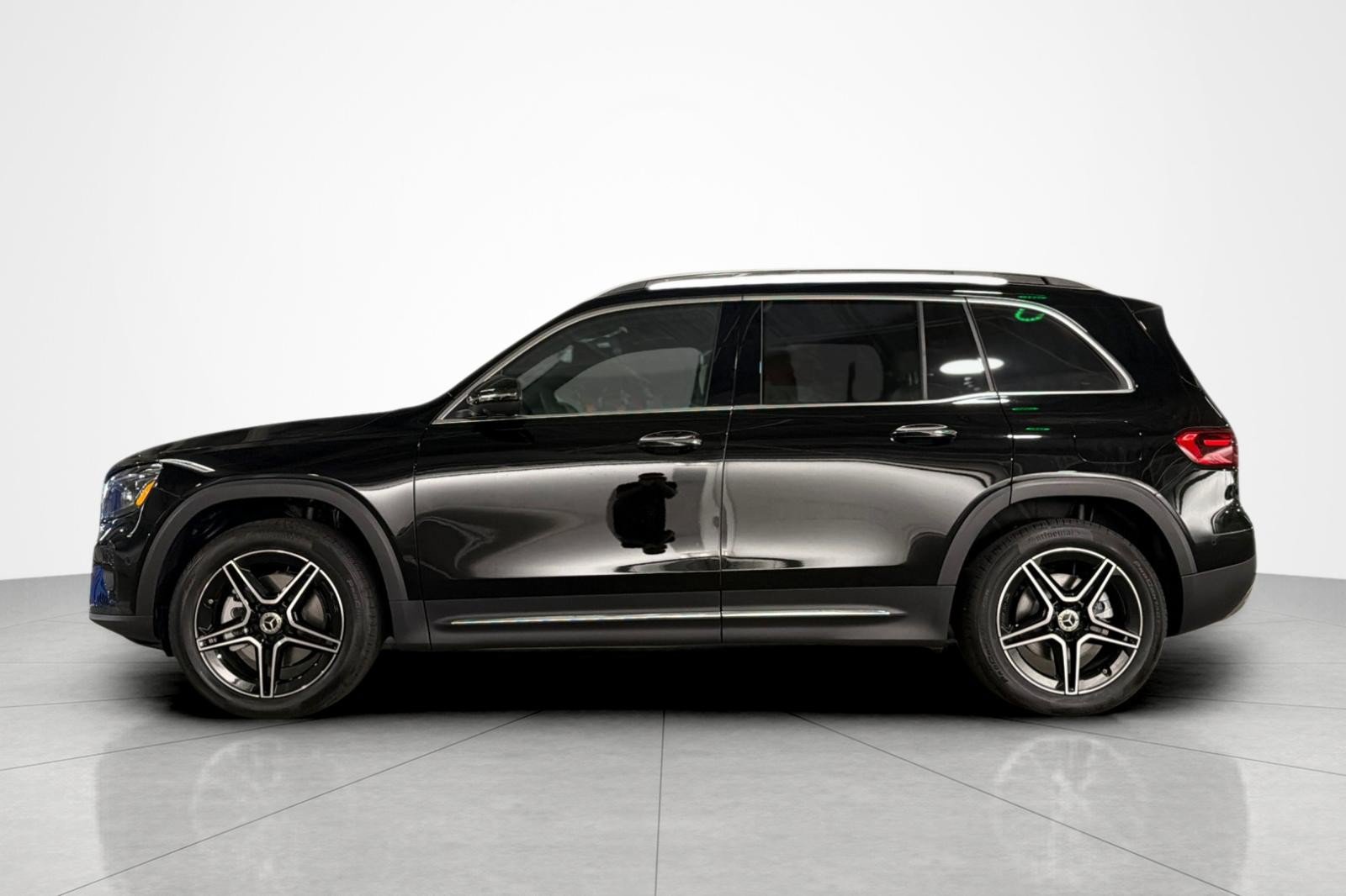 New 2026 Mercedes-Benz GLB 250 4MATIC image 2