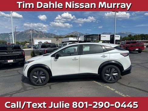 Used 2024 Nissan Ariya AWD image 7