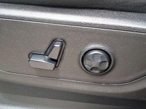 Used 2019 RAM 1500 Big Horn AWD/4WD image 16