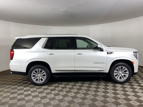 Used 2024 GMC Yukon Denali w/ Advanced Technology Package image 8