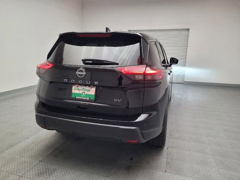 Used 2024 Nissan Rogue SV image 7