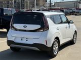 Used 2023 Kia Soul LX w/ LX Technology Package image 4