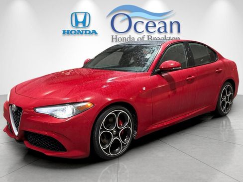 Used 2022 Alfa Romeo Giulia Ti w/ Active Assist Plus Package RWD image 7