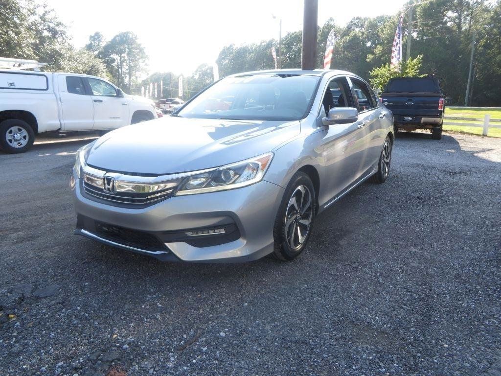Used 2016 Honda Accord EX image 2