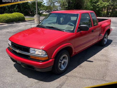 Used 1999 Chevrolet S10 Pickup LS RWD image 1