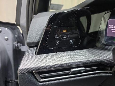 New 2026 Volkswagen GTI SE FWD image 18