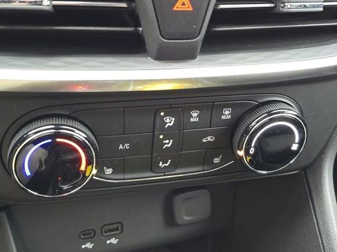 Certified 2024 Buick Encore GX Preferred w/ Comfort Package image 16