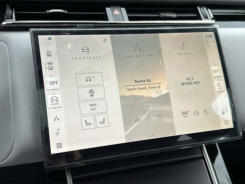 New 2026 Land Rover Range Rover Velar Dynamic SE image 17