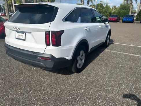 Used 2023 Kia Sorento LX FWD image 11