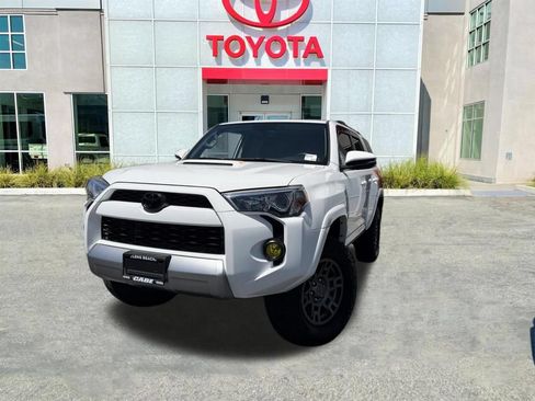 Used 2019 Toyota 4Runner TRD Off-Road Premium AWD/4WD image 4