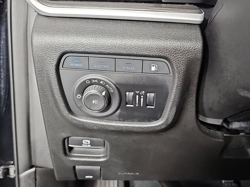 Used 2024 Jeep Grand Cherokee Limited 4xe AWD/4WD image 24