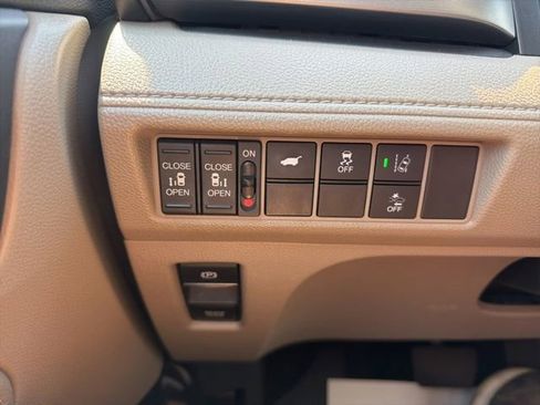 Used 2018 Honda Odyssey EX-L image 21