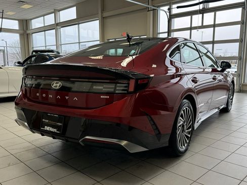 Used 2025 Hyundai Sonata Limited image 12