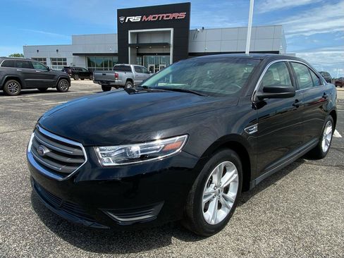 Used 2017 Ford Taurus SE FWD image 7
