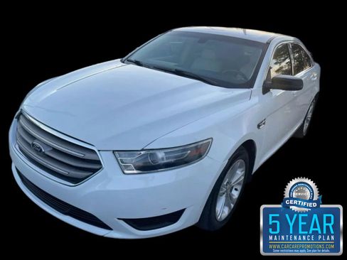 Used 2017 Ford Taurus SE image 1