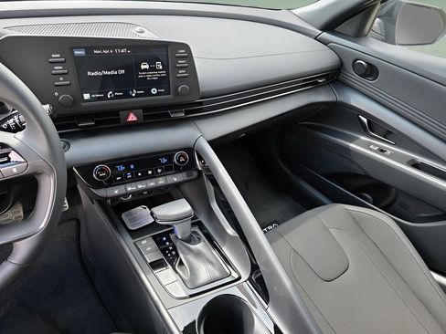 New 2026 Hyundai Elantra SEL Sport Premium FWD image 17