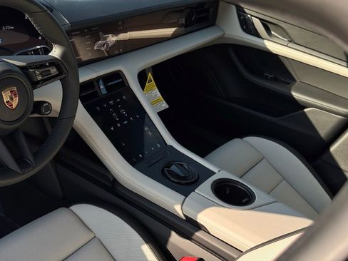 Used 2025 Porsche Taycan RWD image 17