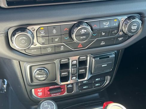 New 2026 Jeep Gladiator Mojave image 35