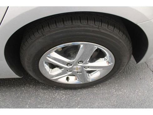 Used 2022 Chevrolet Malibu LT image 9