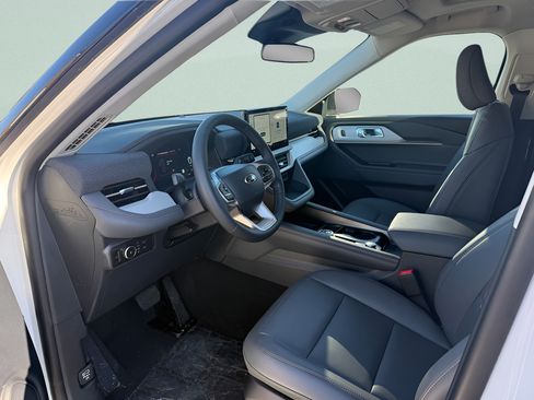 New 2026 Ford Explorer Active w/ Active Comfort Package AWD/4WD image 3