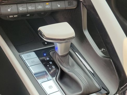 Used 2025 Hyundai Elantra Limited FWD image 30