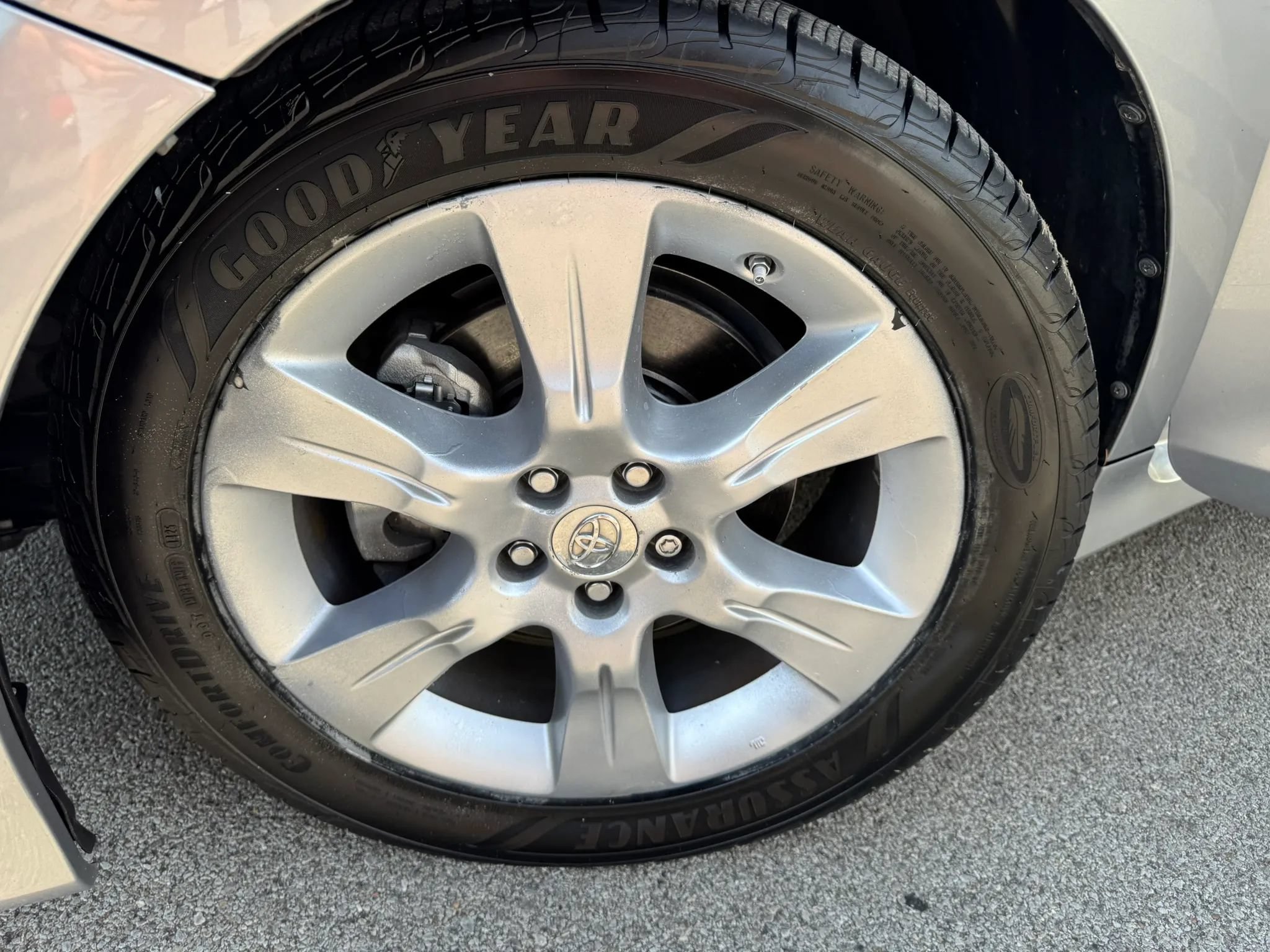 Used 2013 Toyota Sienna SE FWD image 28