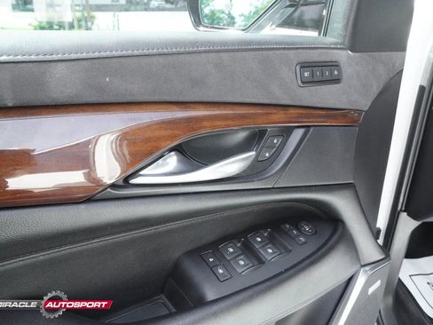 Used 2018 Cadillac Escalade ESV Premium Luxury image 16