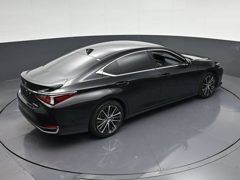 Used 2025 Lexus ES 300h w/ Premium Package FWD image 27