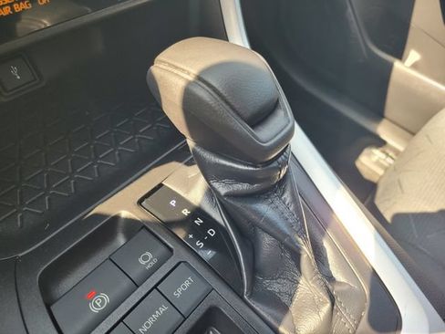 Used 2021 Toyota RAV4 XLE w/ XLE Grade Weather Package FWD image 20