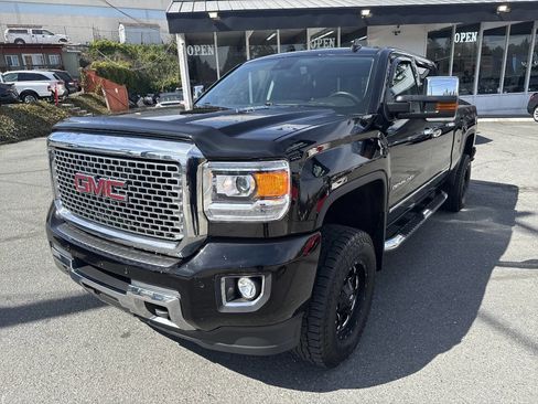 Used 2015 GMC Sierra 3500 Denali image 1