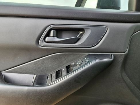 Used 2024 Nissan Rogue S FWD image 24