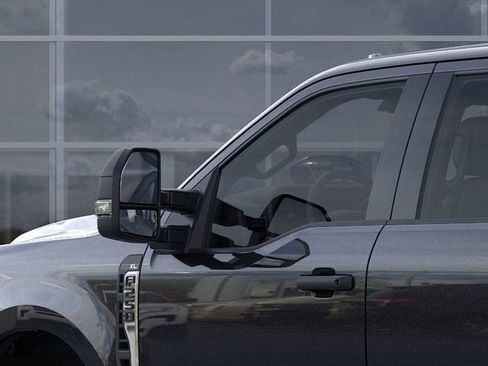 New 2026 Ford F250 XL w/ XL Chrome Package image 20