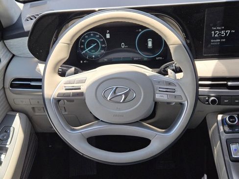 Certified 2025 Hyundai Palisade Calligraphy FWD image 23