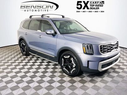 Used 2023 Kia Telluride S w/ S Sunroof Package