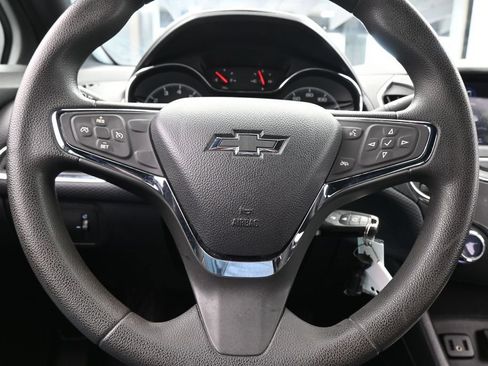 Used 2019 Chevrolet Cruze LT w/ RS Package FWD image 22