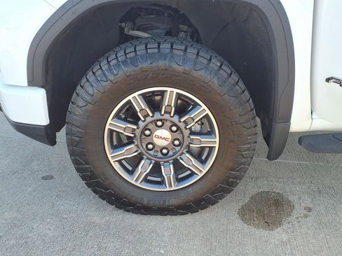 Used 2022 GMC Sierra 1500 AT4 w/ AT4 Preferred Package AWD/4WD image 27