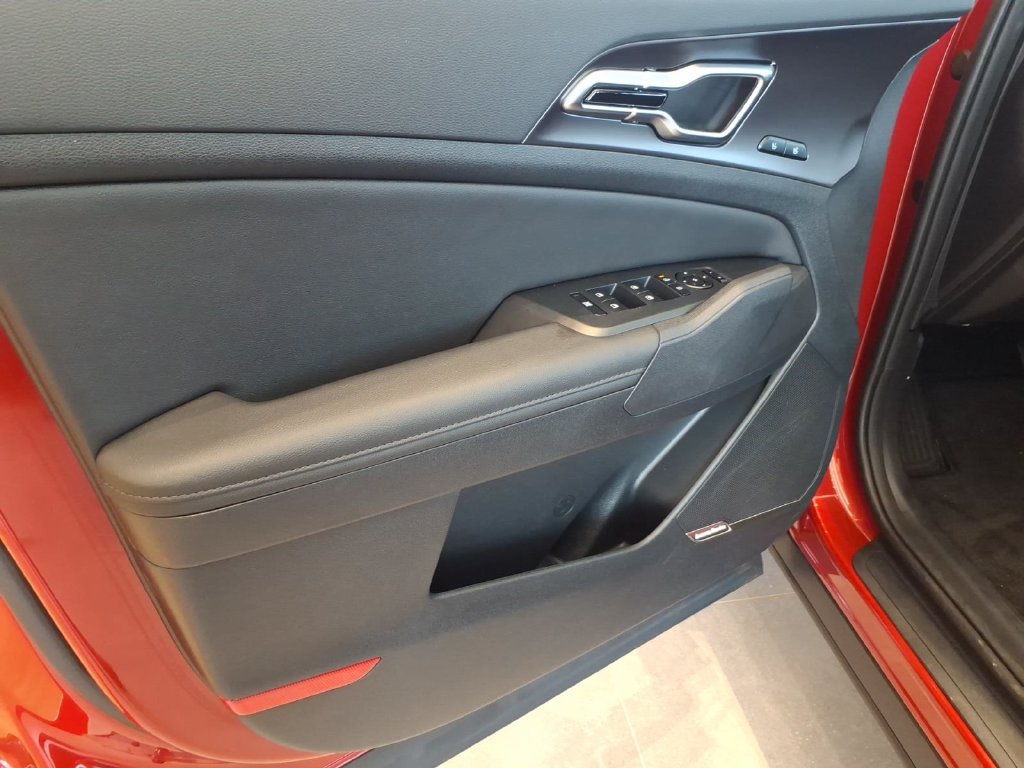 New 2026 Kia Sportage SX FWD image 13