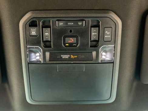 Used 2022 Toyota Tundra Platinum AWD/4WD image 30