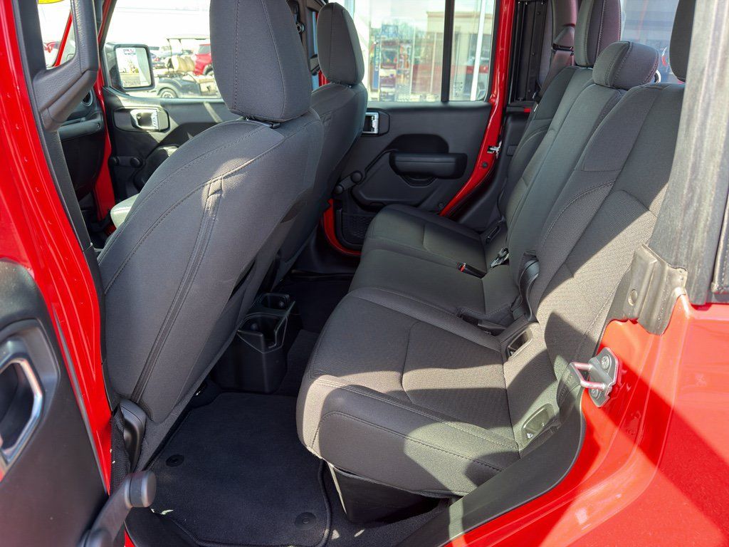 Used 2023 Jeep Gladiator Sport w/ Trailer Tow Package AWD/4WD image 12