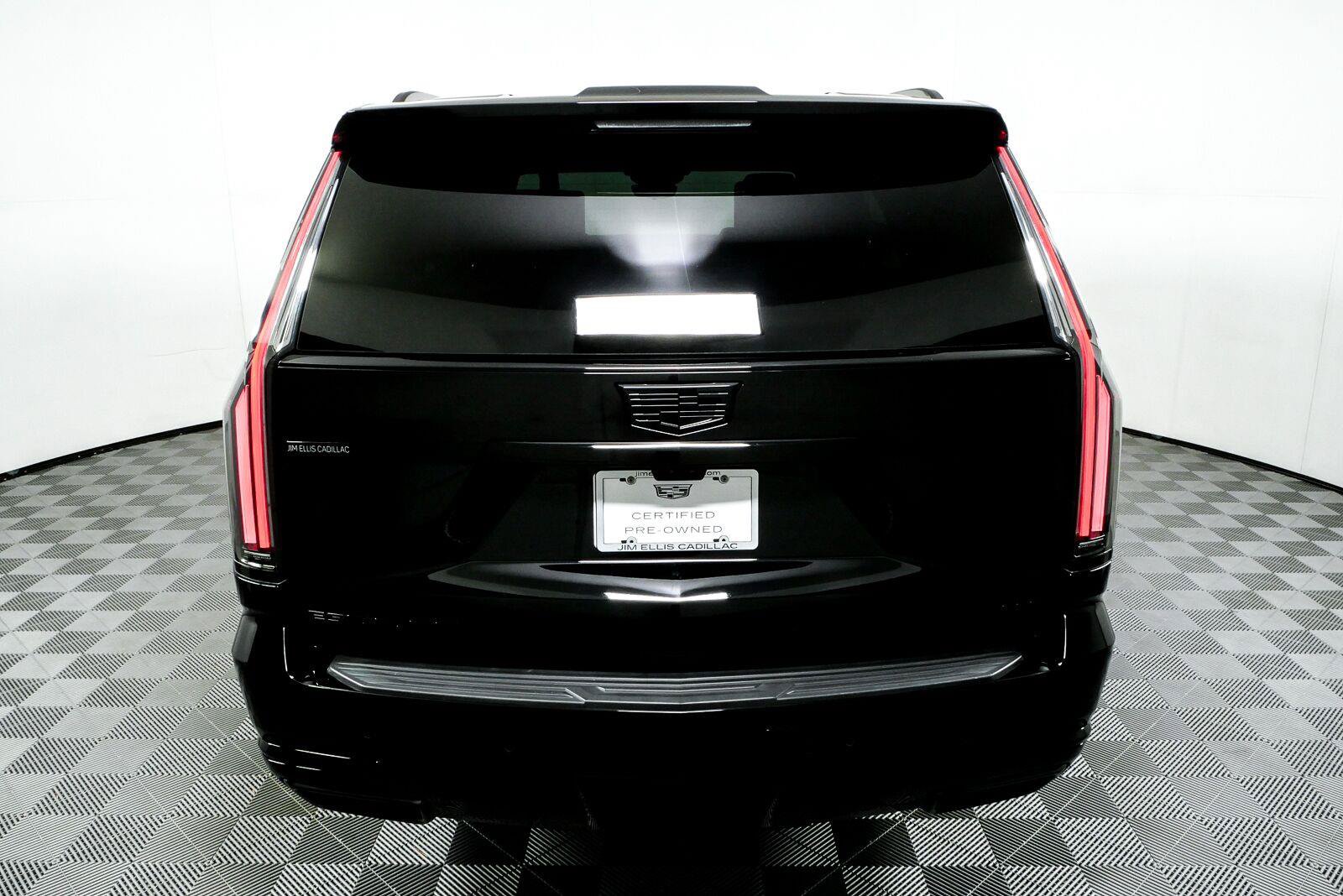 Used 2025 Cadillac Escalade Sport Platinum w/ LPO, ONYX Package AWD/4WD image 30