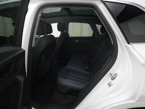 Used 2023 Audi Q5 Premium w/ Convenience Package AWD/4WD image 16