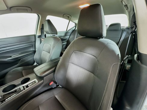 Used 2025 Nissan Altima 2.5 SV AWD/4WD image 19