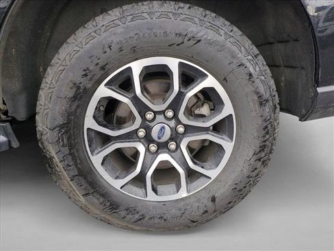 Used 2023 Ford Expedition XLT image 14