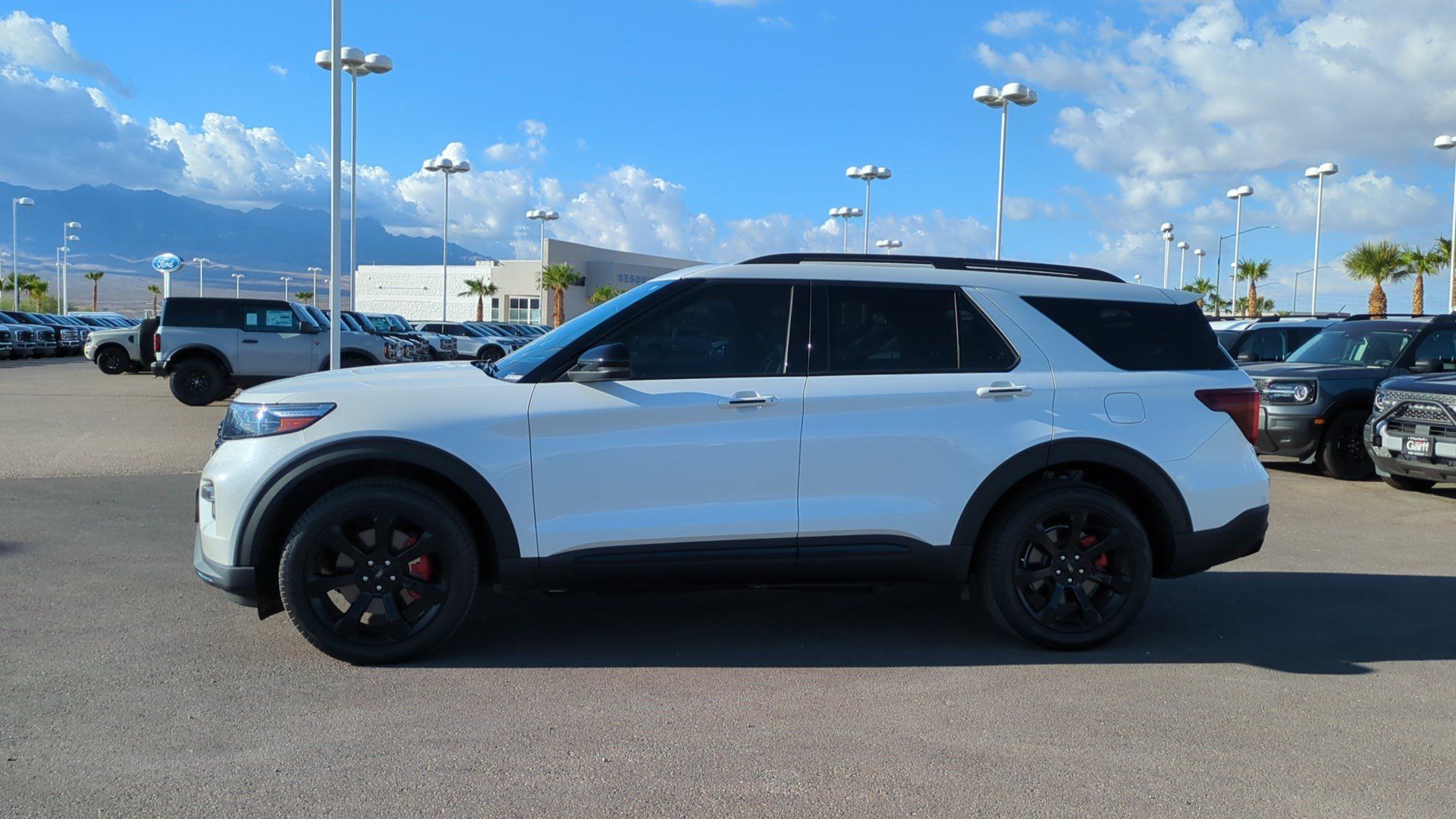 Used 2023 Ford Explorer ST w/ Equipment Group 401A AWD/4WD image 9