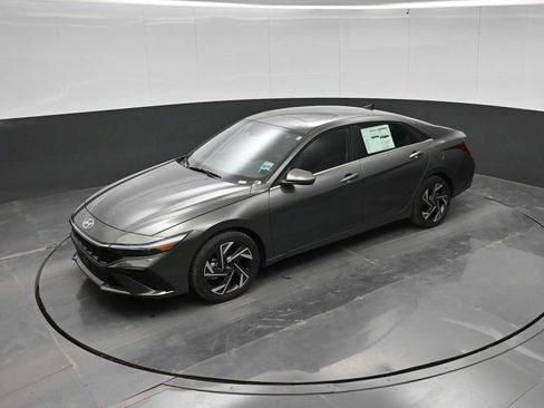 New 2026 Hyundai Elantra Limited FWD image 31