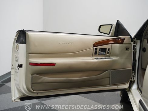 Used 2001 Cadillac Eldorado ESC w/ Comfort/Convenience Pkg image 36