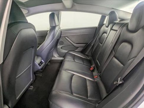 Used 2023 Tesla Model 3 Standard Range image 17